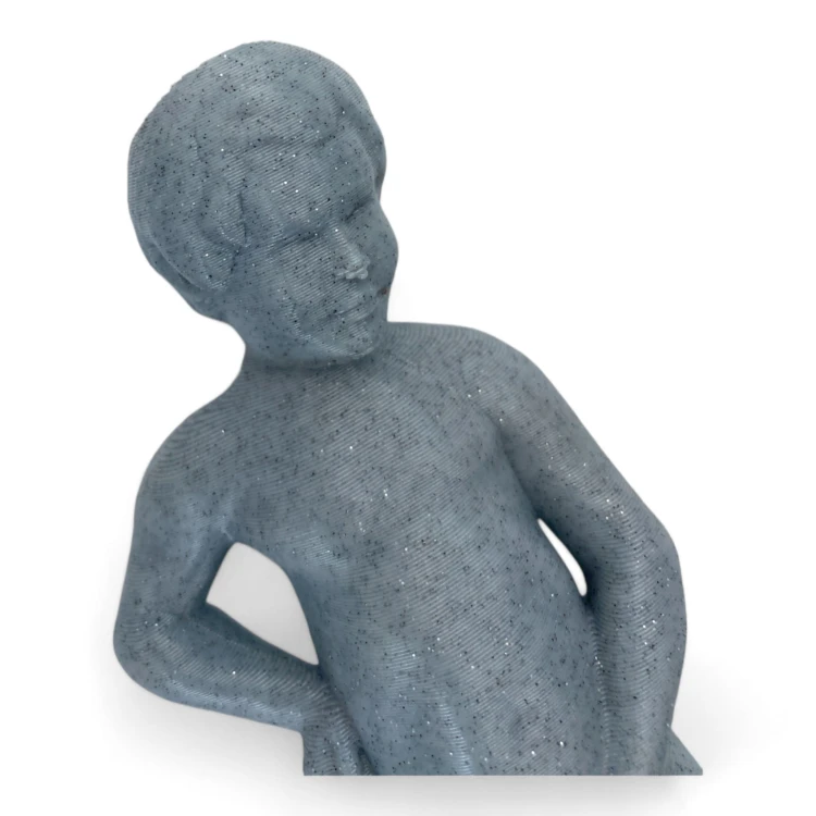 figurka-chlopca-siusiajacego-do-doniczki-ciemny-marmur-mala-zmontowana-6