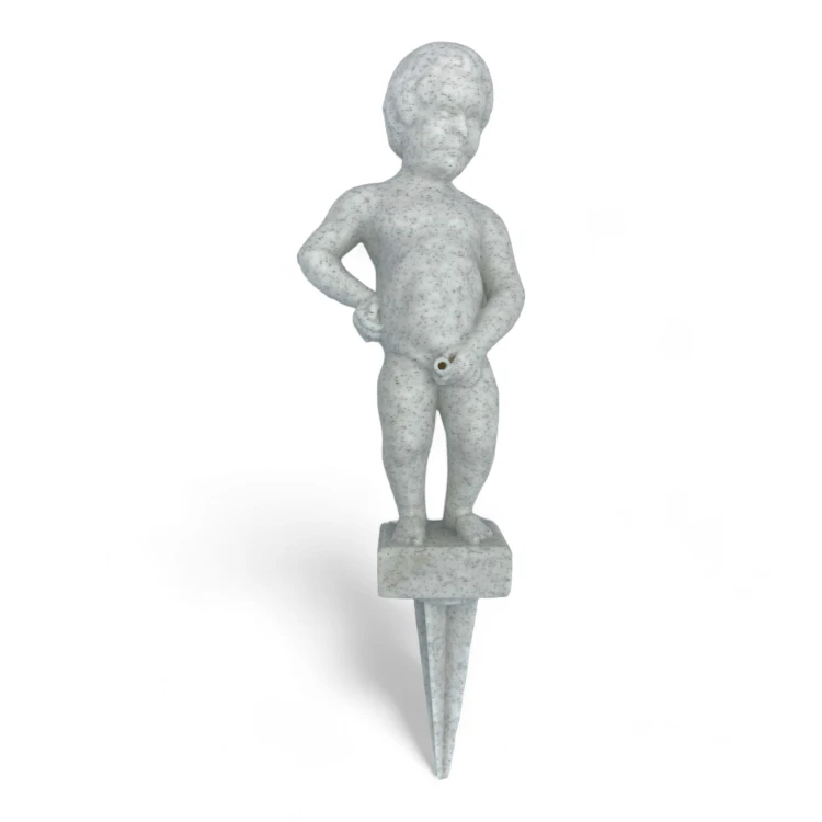 figurka-chlopca-siusiajacego-do-doniczki-jasny-marmur-duza-zmontowana-6